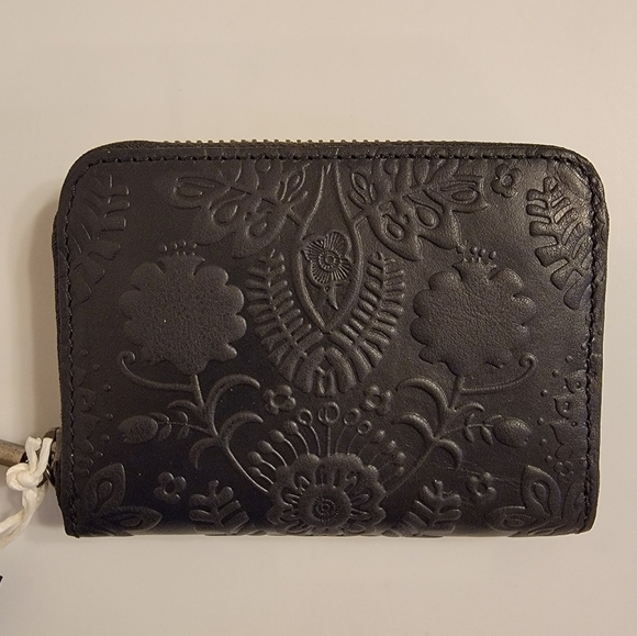 The Sak Leather Zipped Embossed Wallet - Picture 2 of 6